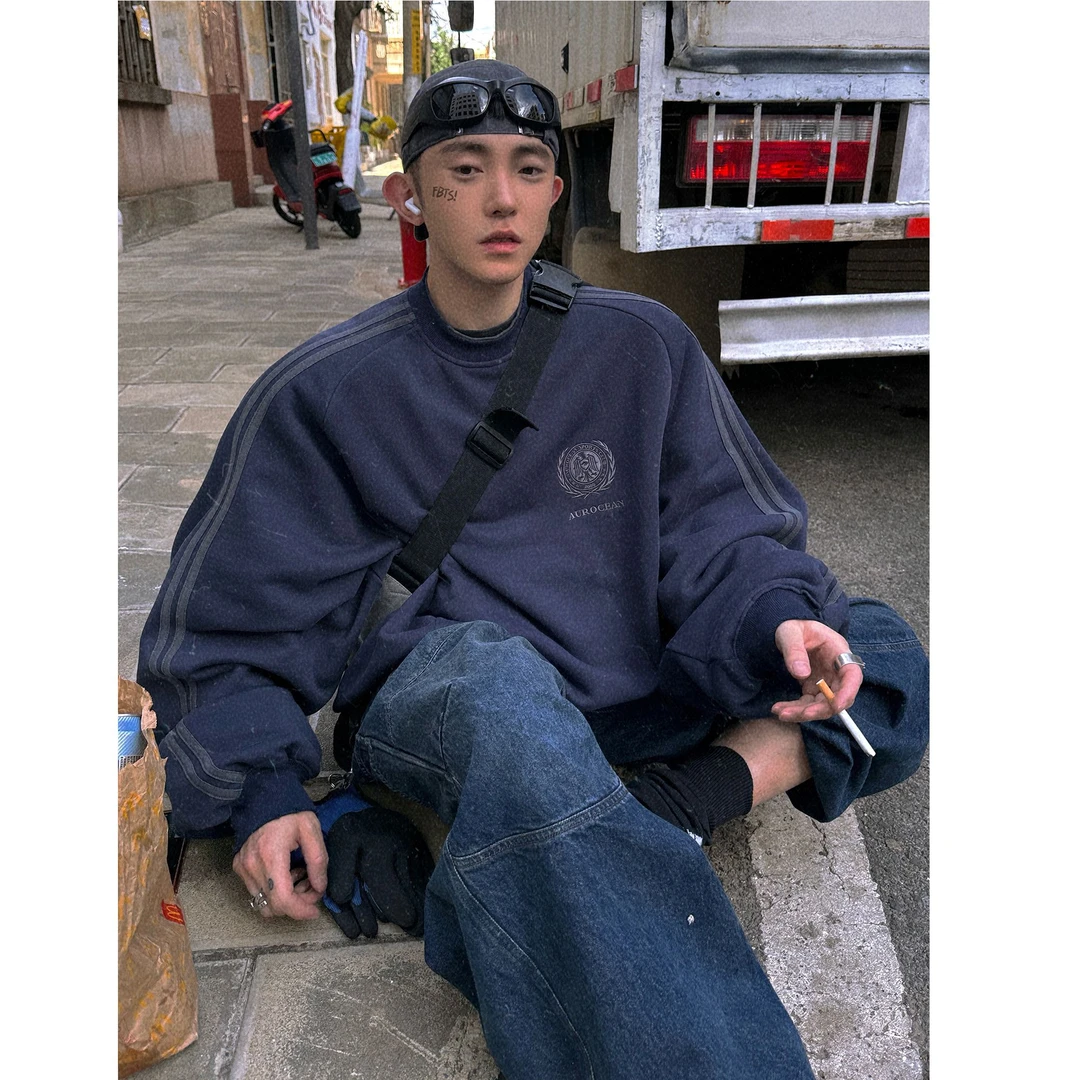 Aurocean 复古运动徽章刺绣卫衣 纯棉破损宽短版型藏青双杠球衣