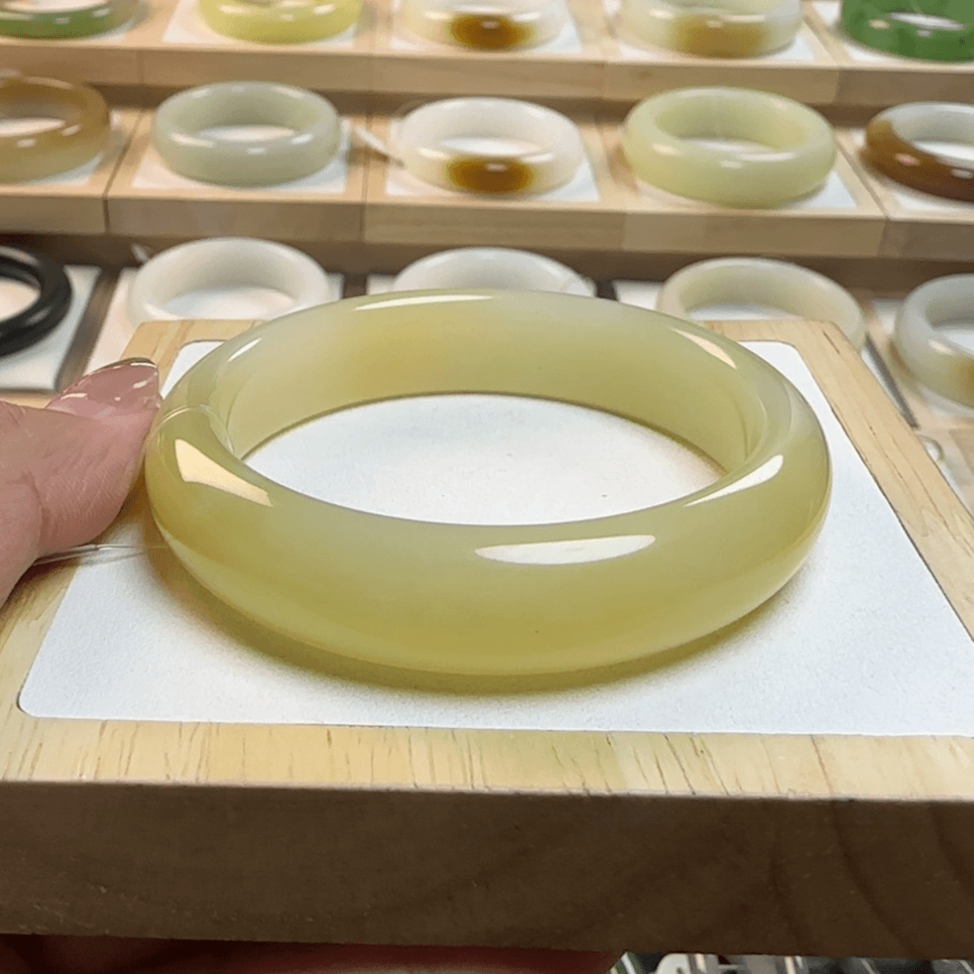 【闪购商品】和田玉手镯未镶嵌****