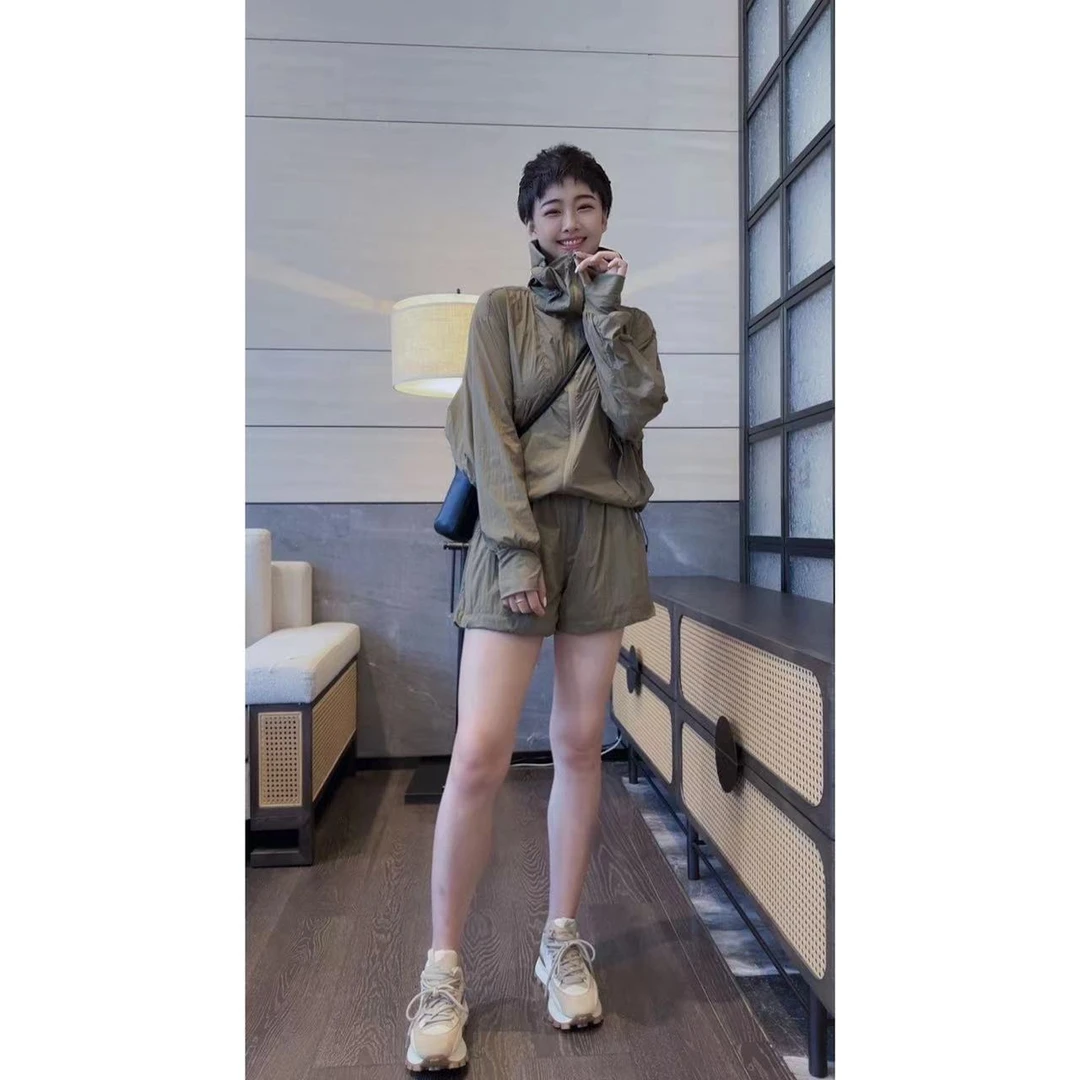 静姐【潮酷穿搭】夏季新款~户外轻薄透气立领冲锋衣短裤套装  71129