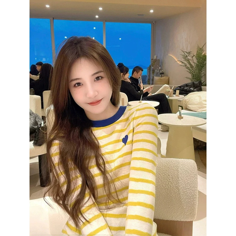 韩系软糯撞色条纹圆领长袖T恤女2025春秋修身显瘦打底针织上衣ins