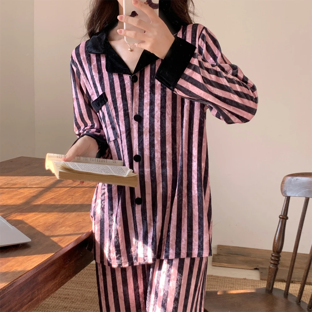 【小美慧】雪花绒秋冬粉黑条纹口袋家居服奢华宽松睡衣套装两件套女