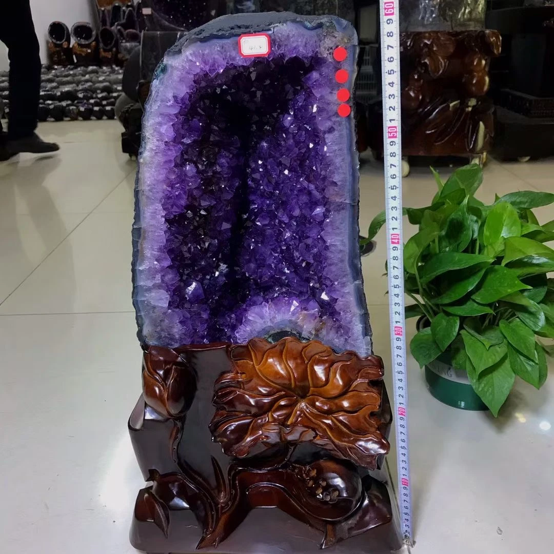 天然紫晶洞重41.4Kg，宽30，高60，洞深12cm