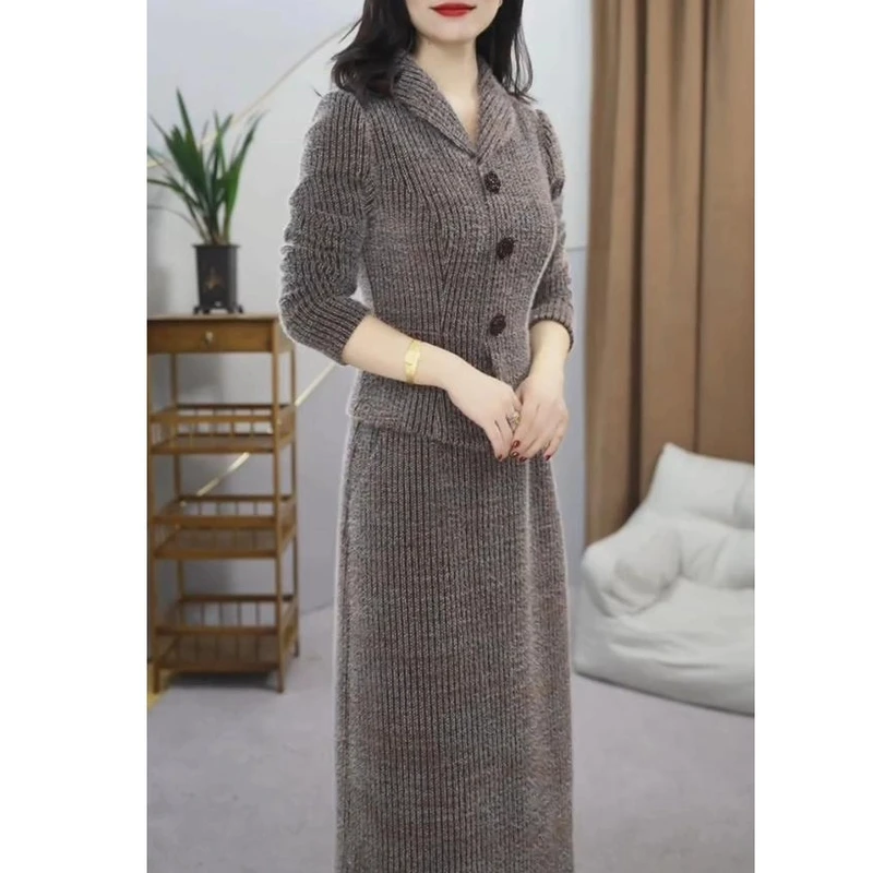 红人上新新款洋气时尚减龄修身遮肉显瘦加厚条高贵纹气质连衣裙