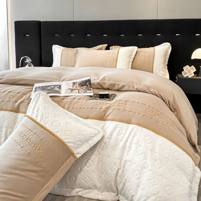 V/雅鹿大牌风加厚牛奶绒四件套高克重秋冬季床单被套