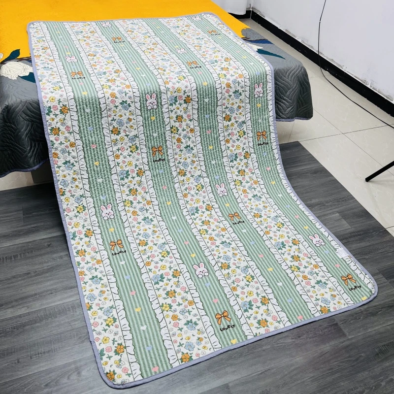 [条纹兔]-120*220cm四季款三层夹棉透气防滑沙发垫学生宿舍床