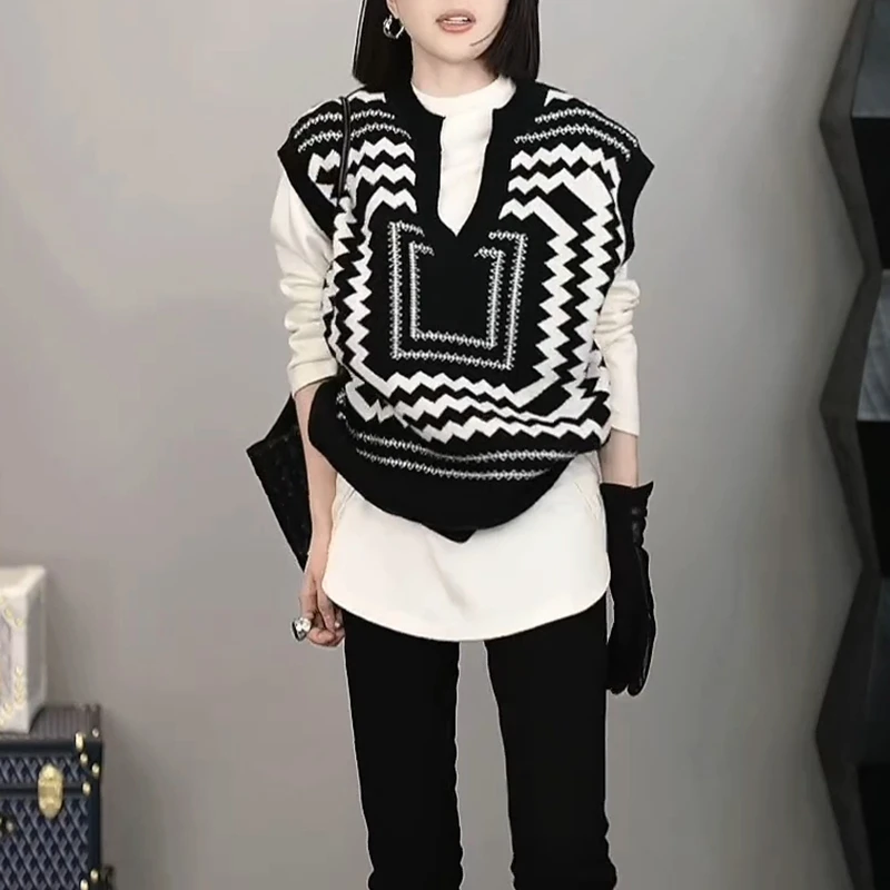 V领小众不撞款黑色针织马甲打底衫叠穿两件套女2025春季通勤穿搭