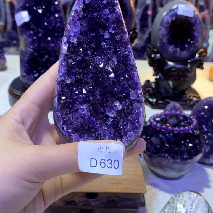 水晶摆件未镶嵌潇*摆件