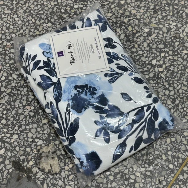 深蓝色花朵穿杆遮光窗帘 132*241发1对