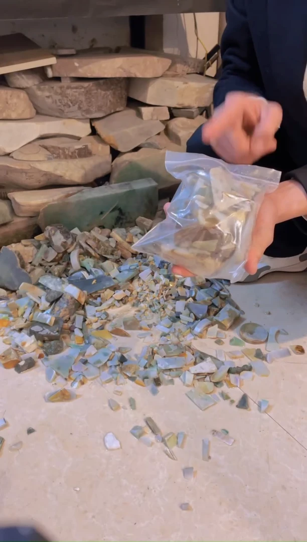 【闪购商品】翡翠颈饰未镶嵌翡翠珠宝8148