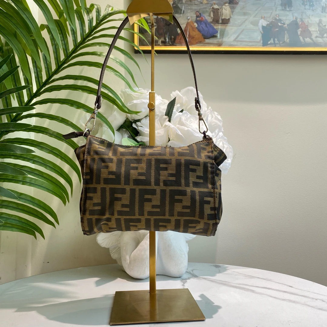 95新 FENDI/芬迪 御古屋/94806/洗漱包