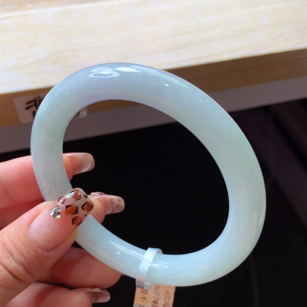 翡翠手镯未镶嵌手镯