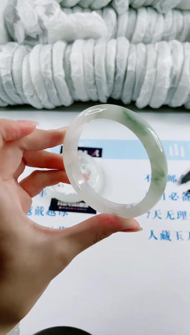 【闪购商品】石英质玉手镯未镶嵌0346310312-56