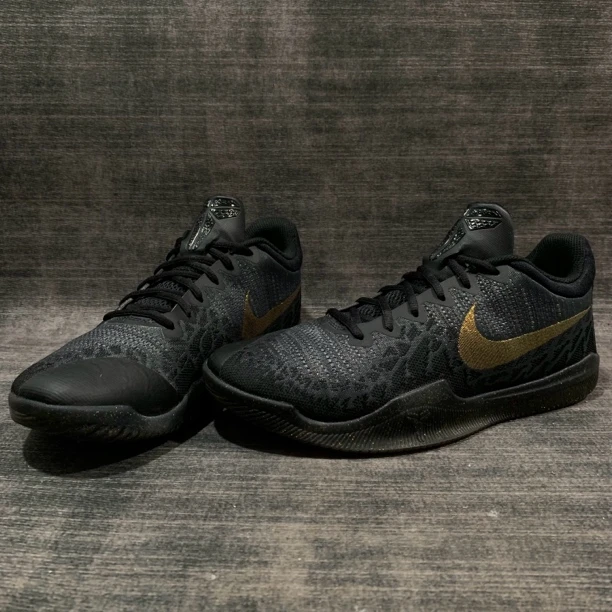 44码/科比曼巴精神3 黑金泼墨限定 9.9新 无原盒 篮球鞋