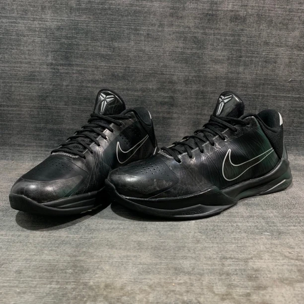 41码/科比5 Blackout 黑武士 9.9新 气垫饱满 无原盒 篮球鞋