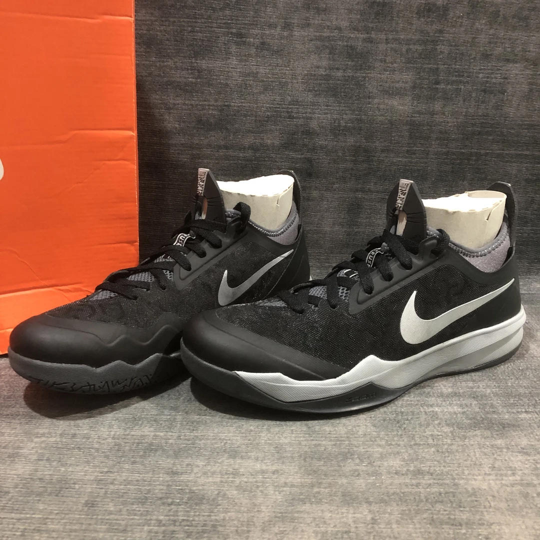 42码/哈登十字军 TB 海外版 黑银 全新 未下地 带原盒 篮球鞋