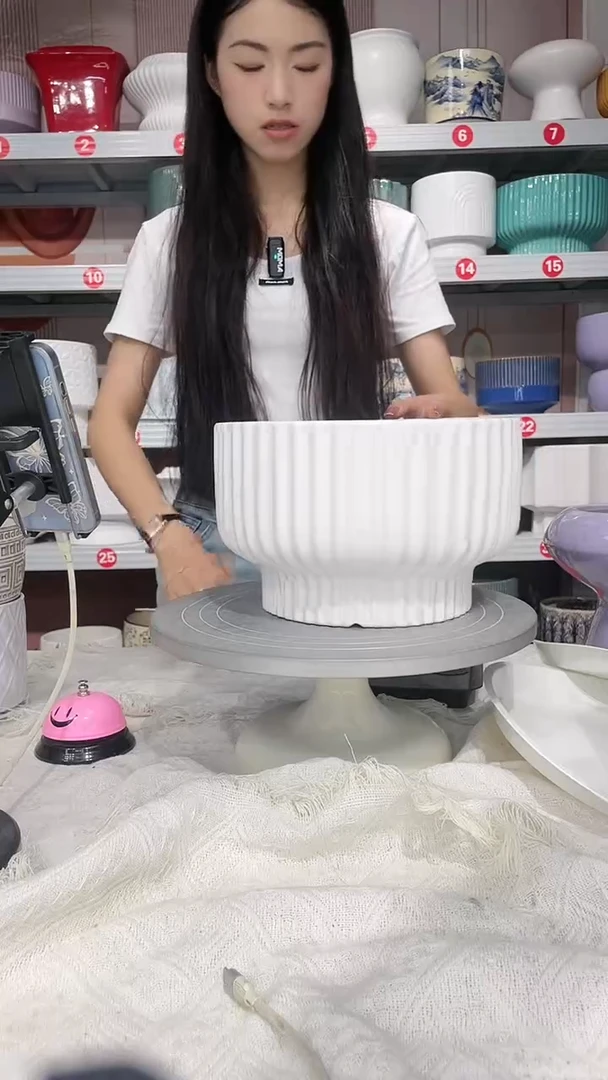 【闪购商品】陶瓷20CM以下高温陶瓷花盆-白竖中23*15