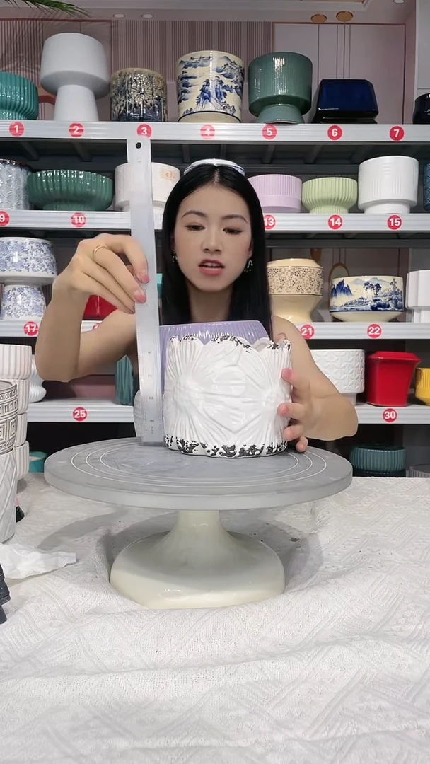 【闪购商品】陶瓷20CM以下高温陶瓷花盆-白缺口莲花*小