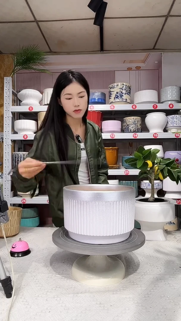 【闪购商品】陶瓷20CM以下高温陶瓷花盆-银边竖纹大23*15瑕疵