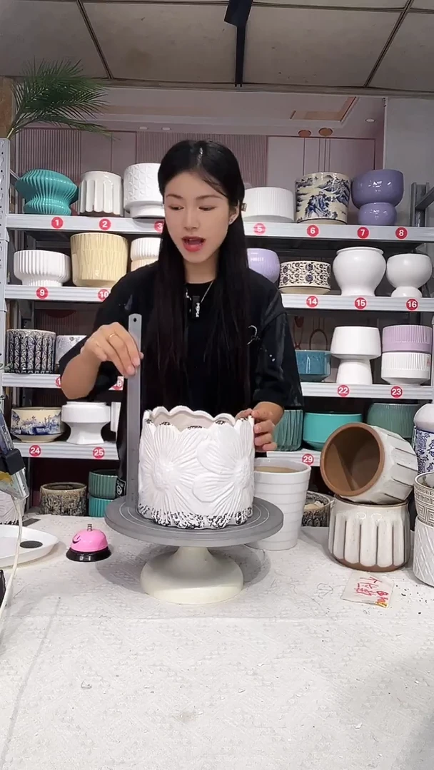 【闪购商品】陶瓷20CM以下高温陶瓷花盆-白缺口大18*16瑕疵