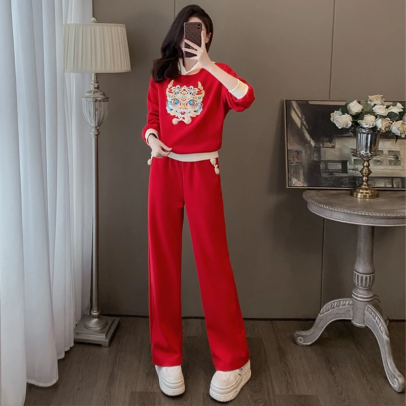 中国风红色休闲运动套装春秋跳舞服装时尚洋气减龄卫衣阔腿裤两件