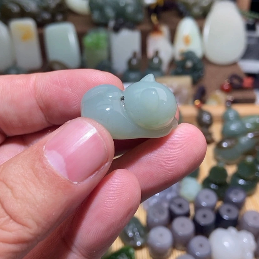 【闪购商品】和田玉(糖玉)颈饰未镶嵌?