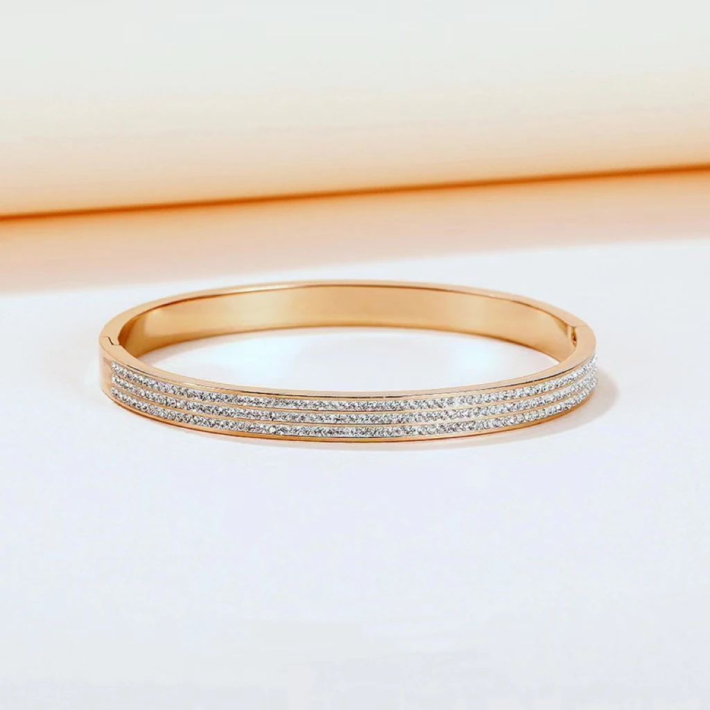 欧美时尚卡扣手镯