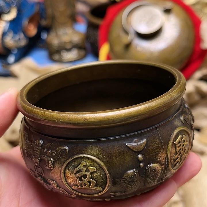 精美铜器批发档口