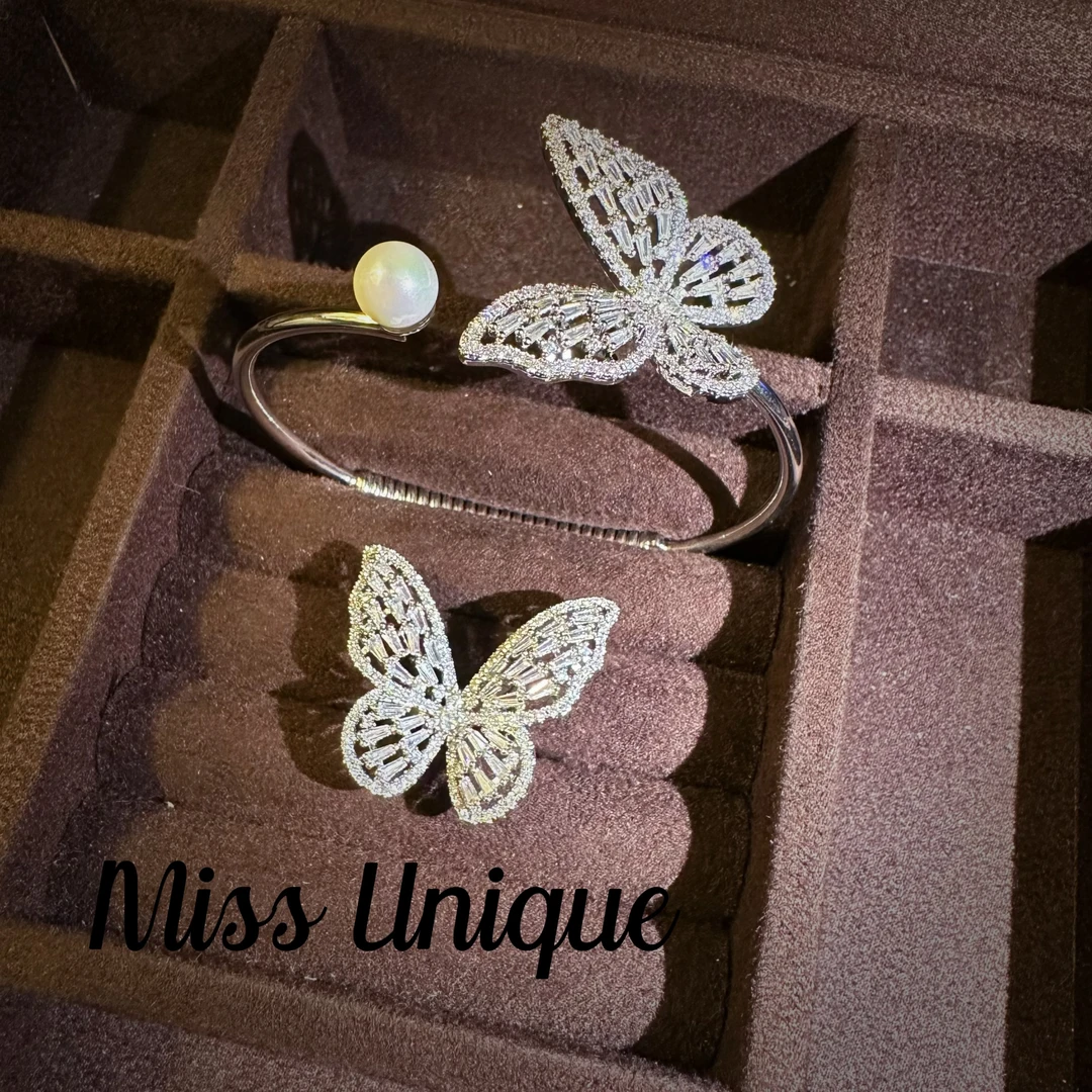 C3414白色T方钻立体蝴蝶手镯