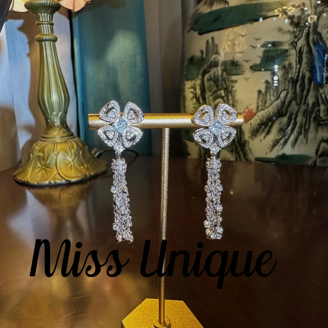 E8097 白月光四叶耳环