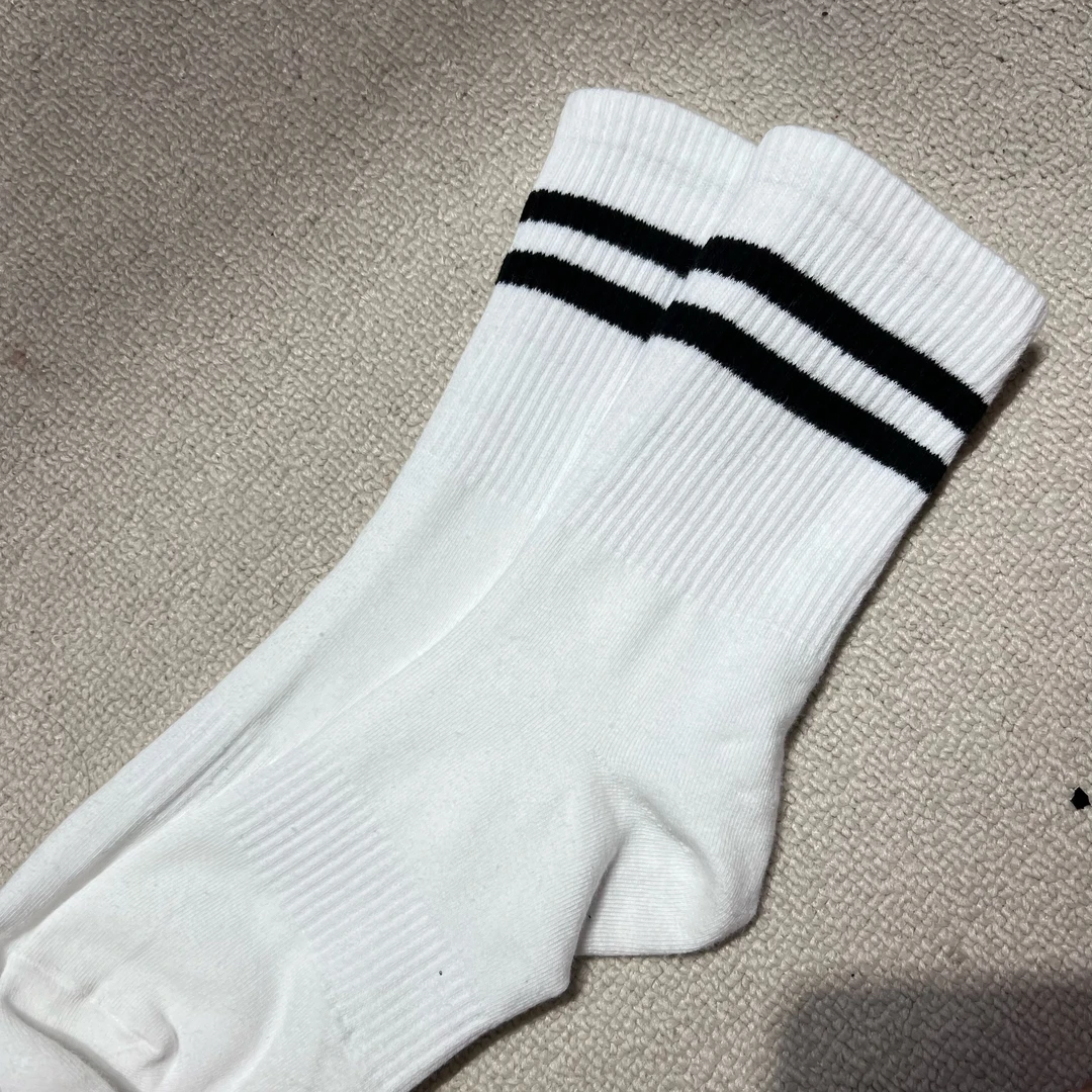 袜子女中筒袜春秋瑜伽运动健身棉袜吸汗女士秋冬黑白色跑步长袜子
