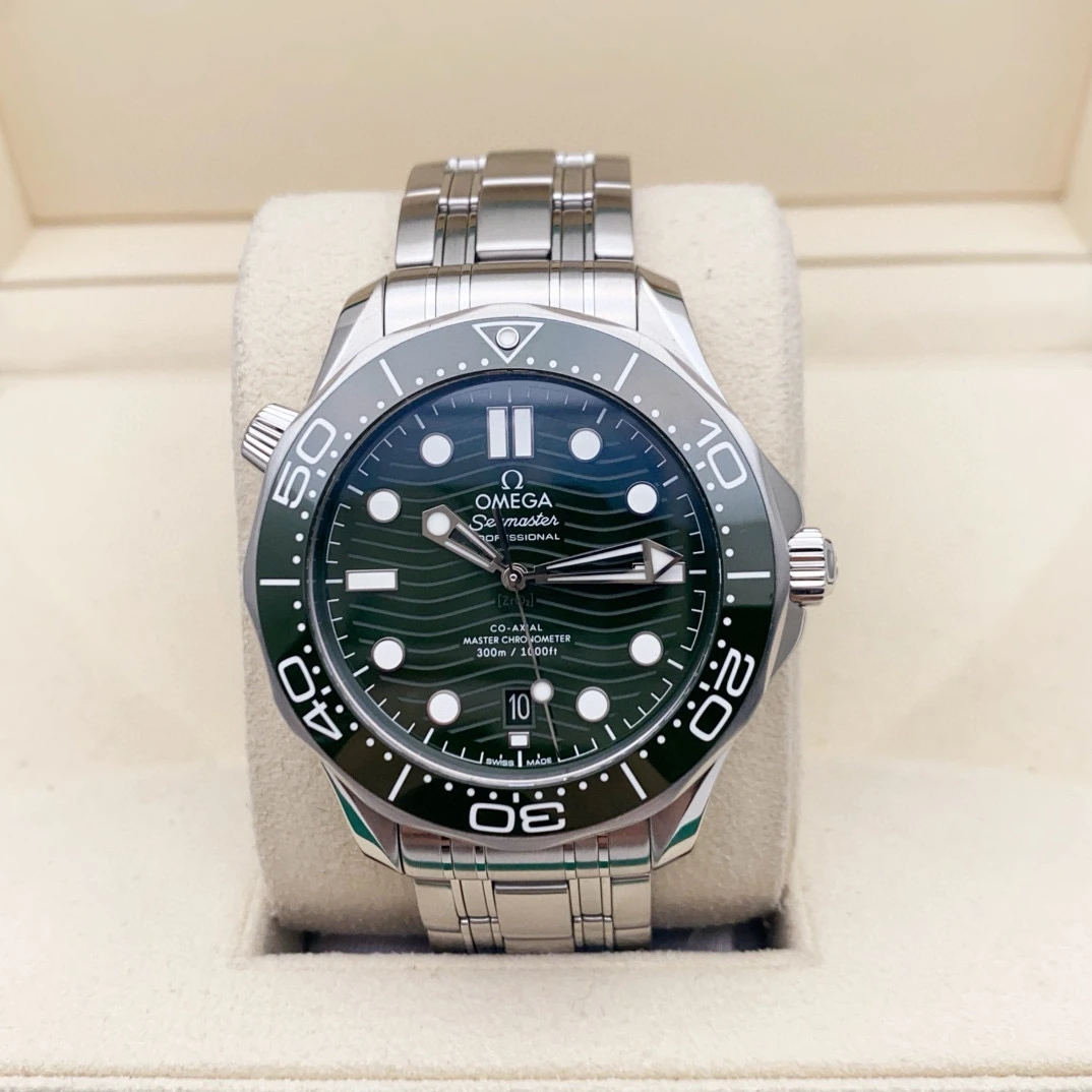 95新 Omega/欧米茄 24全套/海马300系列绿盘男士机械腕表/42mm