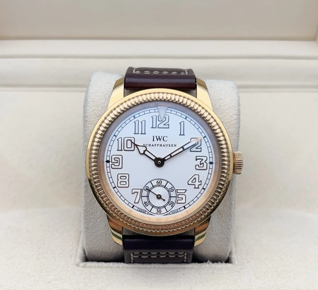 95新 IWC/万国 单表手动机械/复刻版系列IW325403/表径44mm
