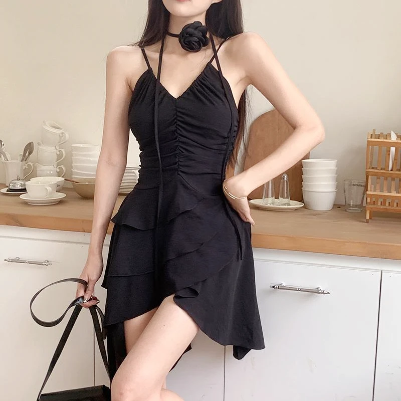 辣妹连衣裙纯欲吊带裙黑色A字气质修身性感新款V领女小众法式显瘦