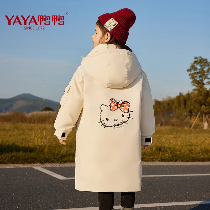 YAYA/鸭鸭新款Hello Kitty联名款中长款儿童羽绒服9677