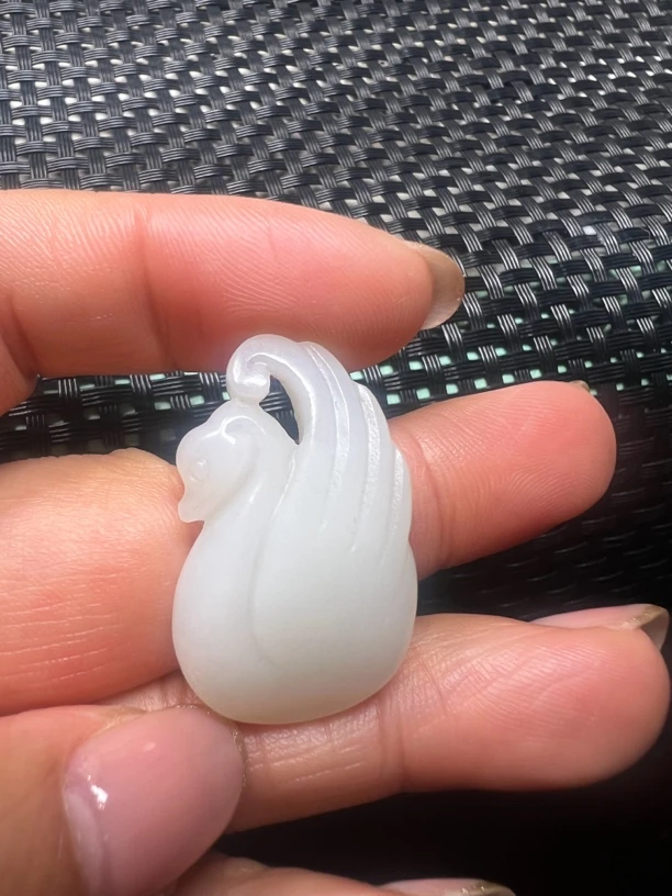 新疆和田玉小天鹅