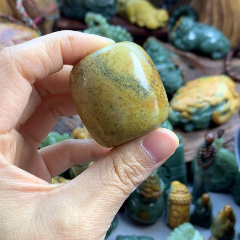 【闪购商品】岫岩河磨玉（透闪石质玉）手把未镶嵌J***s