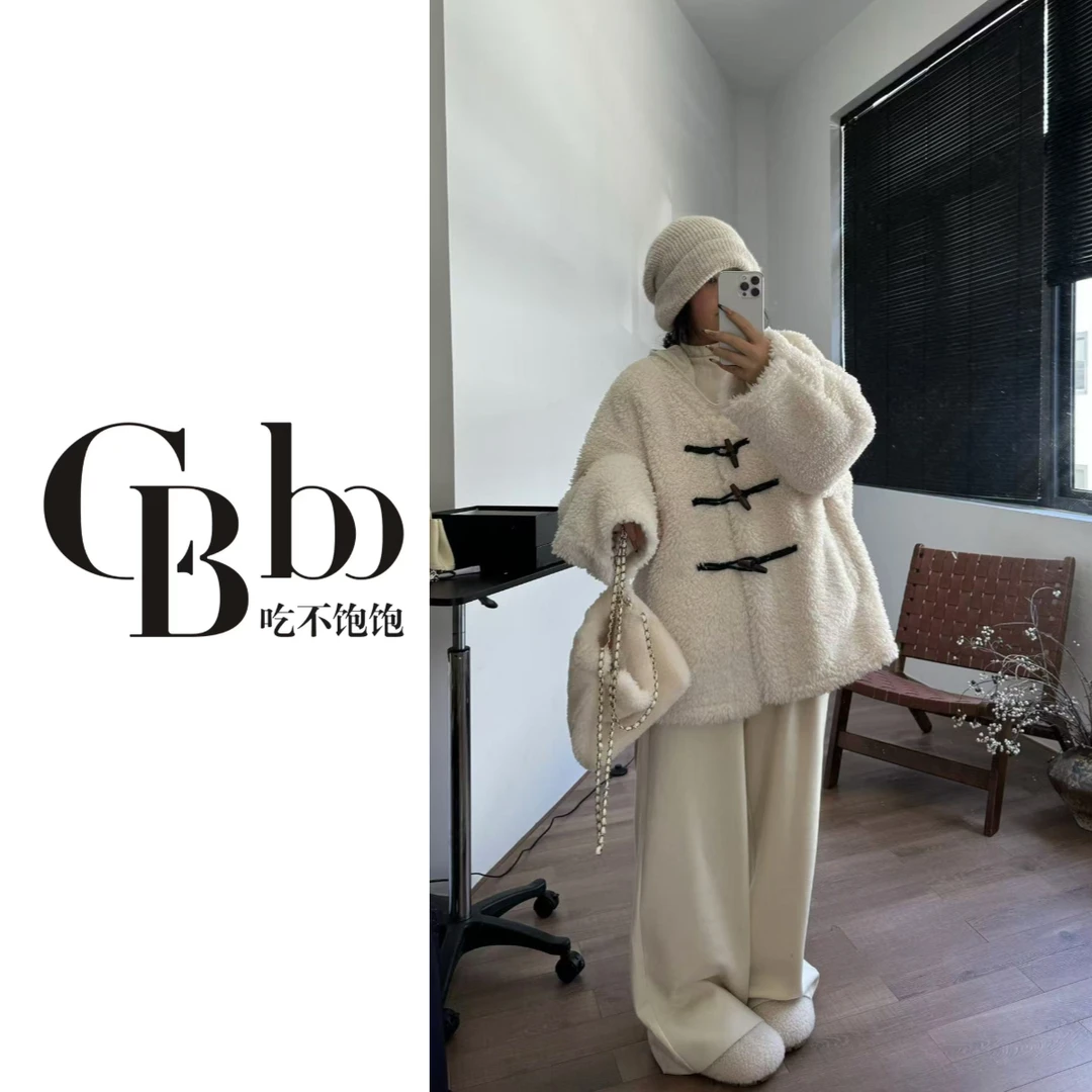 【吃不饱饱】大码 雪国游记 V领牛角扣保暖毛毛外套皮毛一体783