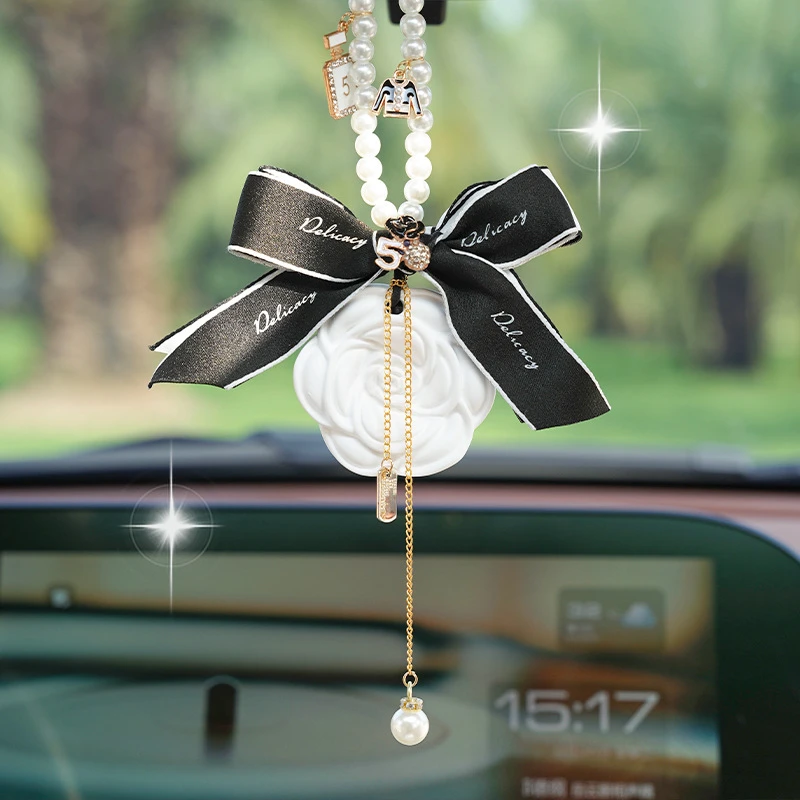 网红山茶花汽车挂件扩香石车载香薰后视镜吊坠车挂时尚汽车挂件女