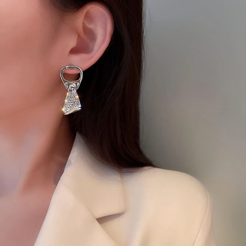 mck 合金合成锆石耳饰 赵露思同款易拉罐耳环女款轻奢设计感耳饰