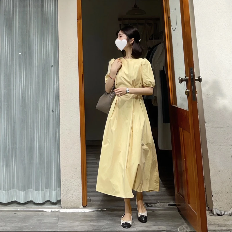 法式2024夏季新款温柔风圆领泡泡袖小众系带收腰黄色中长款连衣裙