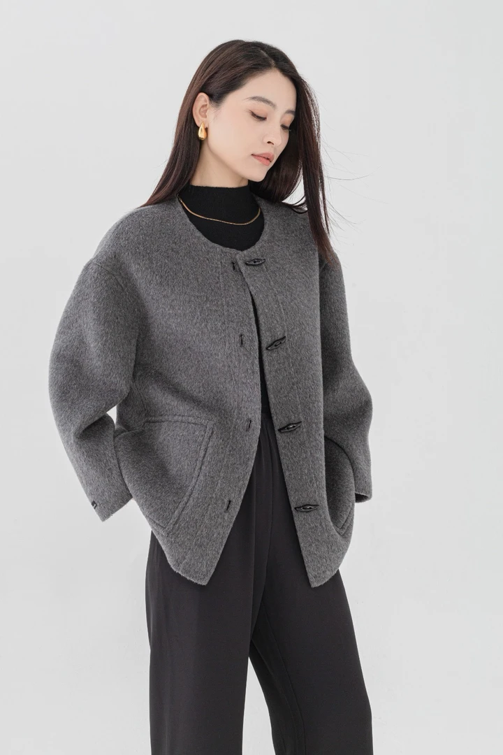 2024秋冬新款双面呢羊毛大衣女短款小个子牛角扣圆领羊毛呢子外套