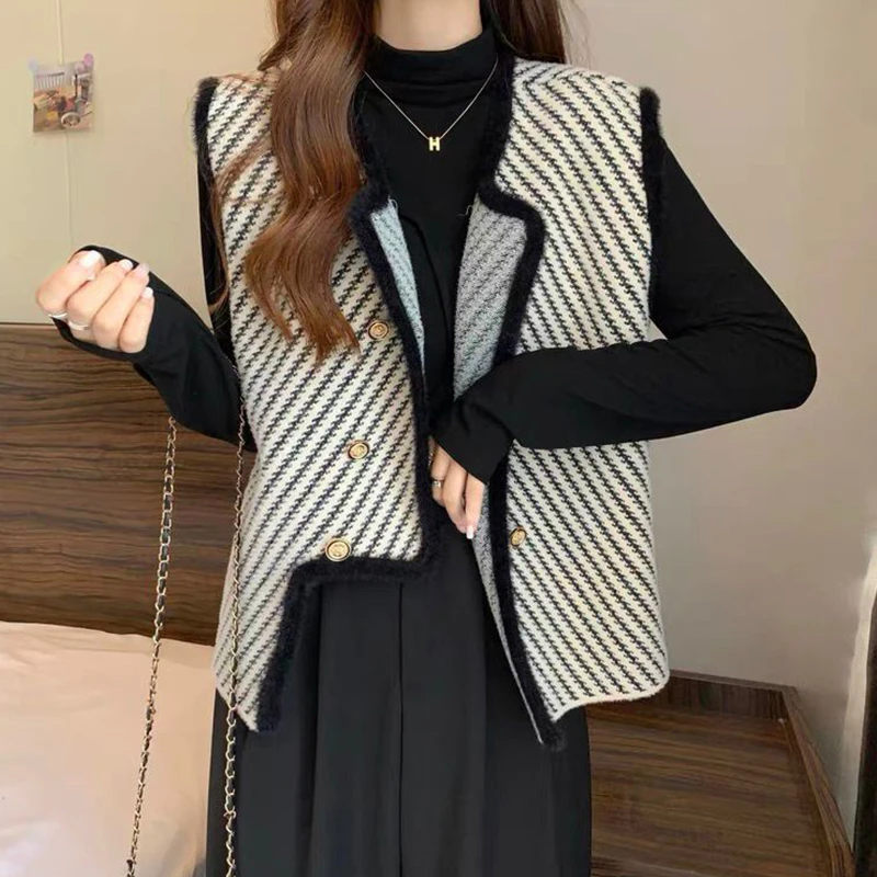 大码女秋冬季新款条纹小香风针织毛衣马夹外套胖mm不规则马甲背心