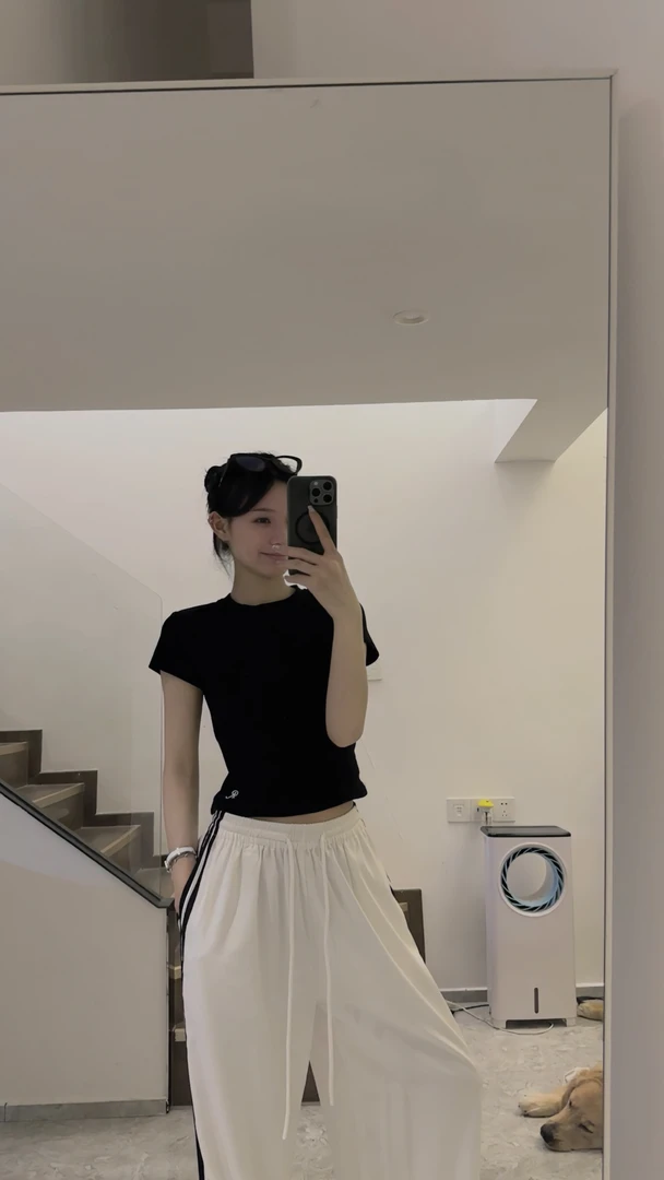 Lyiran  夏季修身短款圆领打底百搭纯色显瘦T恤
