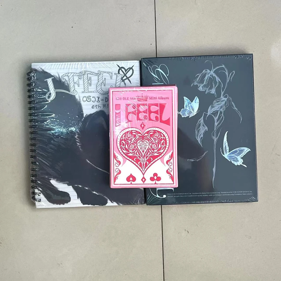 娃 (G)I-DLE 新专 Queencard 专辑周边画册