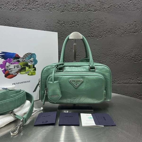 95新/普拉达/妃鱼/包包/市场价16800/241029EV0011
