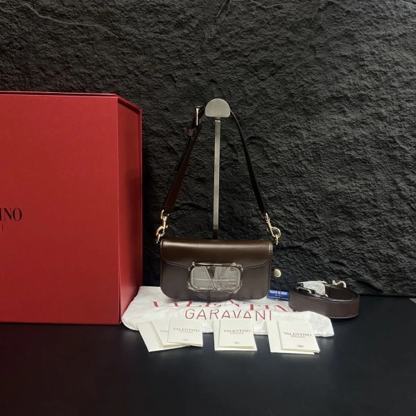 未使用/华伦天奴/妃鱼/包包/市场价16500/240817EV0025