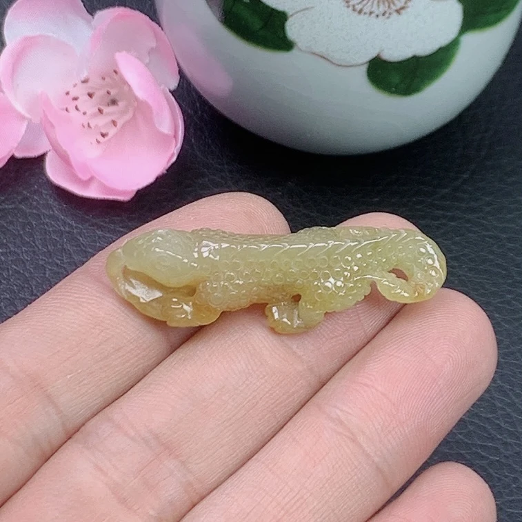 天然翡翠缅甸A货精美百搭时尚精致黄翡今非昔比蜥蜴挂坠挂件吊坠
