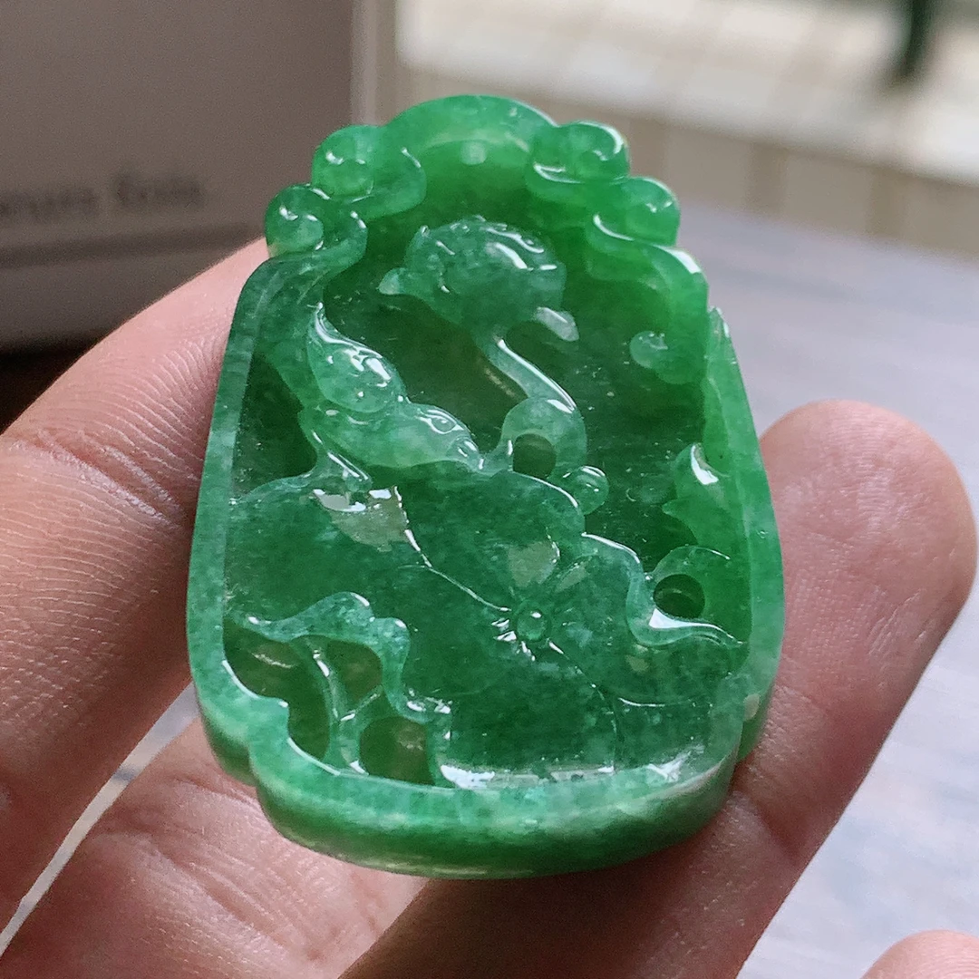 A货天然翡翠冰糯种满绿精雕喜上眉梢挂件男款吊坠45.9x31x8.9mm