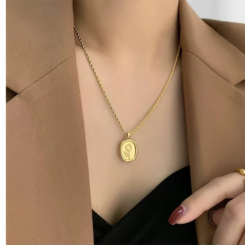钛钢项链 金色轻奢小众向日葵不掉色项链毛衣链百搭秋冬简约配饰