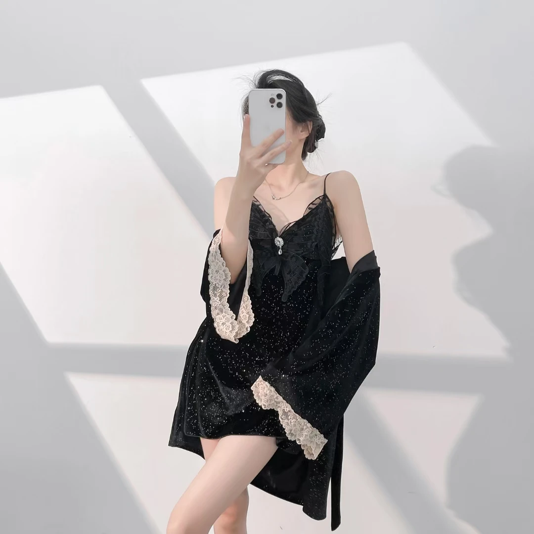 秋冬季2025年新品韩国绒修身显瘦带胸垫性感蕾丝花边家居服女